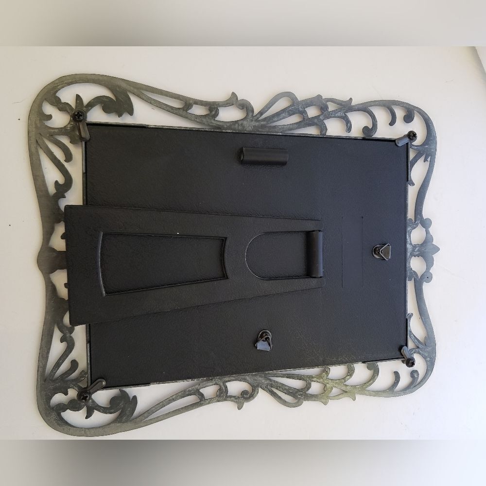 Metal Picture Frame - Picture 6 of 7
